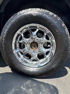 2004 Cadillac Escalade AWD - Photo 12 - Spokane, WA 99202
