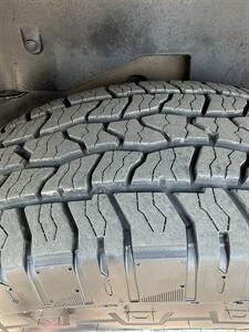 2004 Cadillac Escalade AWD - Photo 13 - Spokane, WA 99202