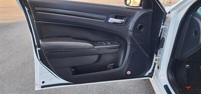 2016 Chrysler 300 Series S  AWD - Photo 11 - Spokane, WA 99202