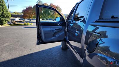 2015 Toyota Tacoma V6  TRD Sport Double Cab 4WD - Photo 33 - Spokane, WA 99202