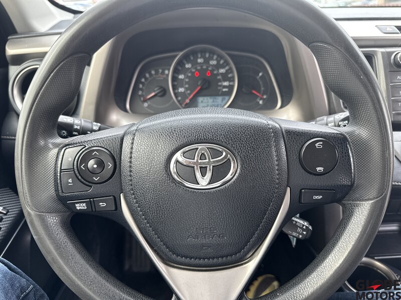 2013 Toyota RAV4 XLE photo 19