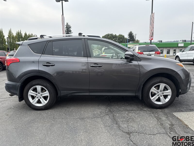 2013 Toyota RAV4 XLE photo 5