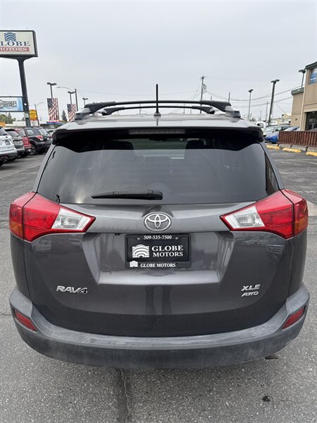 2013 Toyota RAV4 XLE photo 7