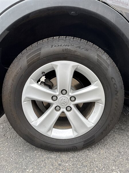 2013 Toyota RAV4 XLE photo 10