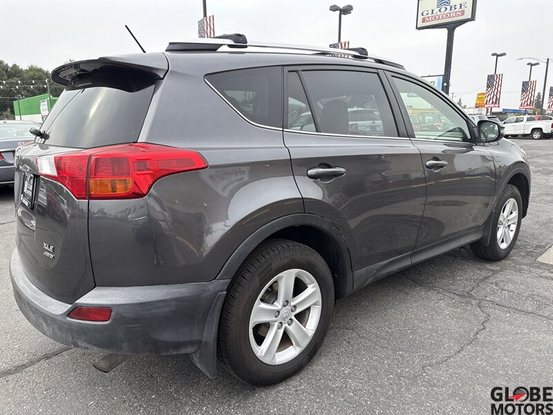 2013 Toyota RAV4 XLE photo 6