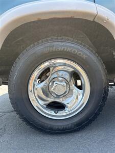 1995 Ford Explorer Eddie Bauer - Photo 8 - Spokane, WA 99202