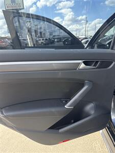 2018 Volkswagen Passat 2.0T R-Line - Photo 7 - Spokane, WA 99202