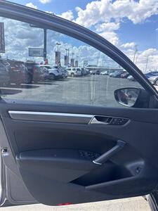 2018 Volkswagen Passat 2.0T R-Line - Photo 6 - Spokane, WA 99202