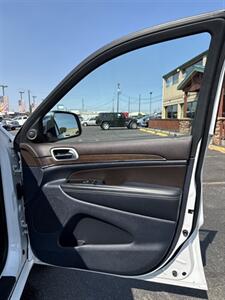 2015 Jeep Grand Cherokee Overland   - Photo 10 - Spokane, WA 99202