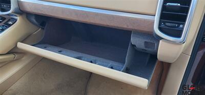 2012 Porsche Cayenne S  AWD with LOW MILES - 53k - Photo 54 - Spokane, WA 99202