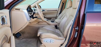 2012 Porsche Cayenne S  AWD with LOW MILES - 53k - Photo 11 - Spokane, WA 99202