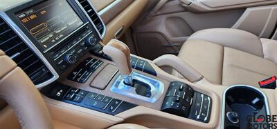 2012 Porsche Cayenne S  AWD with LOW MILES - 53k - Photo 14 - Spokane, WA 99202