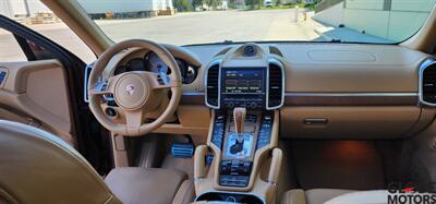 2012 Porsche Cayenne S  AWD with LOW MILES - 53k - Photo 44 - Spokane, WA 99202