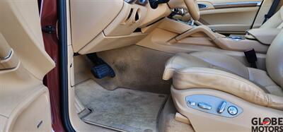 2012 Porsche Cayenne S  AWD with LOW MILES - 53k - Photo 17 - Spokane, WA 99202