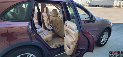 2012 Porsche Cayenne S  AWD with LOW MILES - 53k - Photo 41 - Spokane, WA 99202