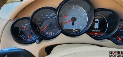 2012 Porsche Cayenne S  AWD with LOW MILES - 53k - Photo 9 - Spokane, WA 99202