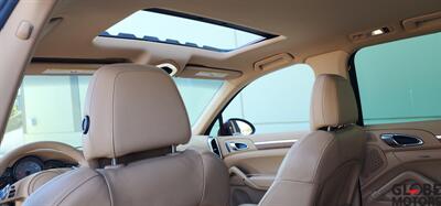 2012 Porsche Cayenne S  AWD with LOW MILES - 53k - Photo 23 - Spokane, WA 99202