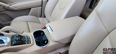 2012 Porsche Cayenne S  AWD with LOW MILES - 53k - Photo 15 - Spokane, WA 99202