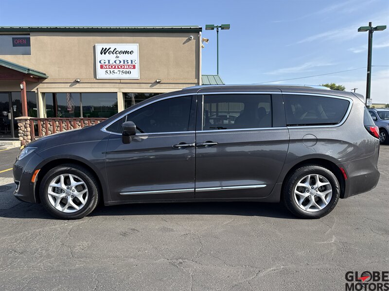 2017 Chrysler Pacifica Touring-L Plus   - Photo 1 - Spokane, WA 99202