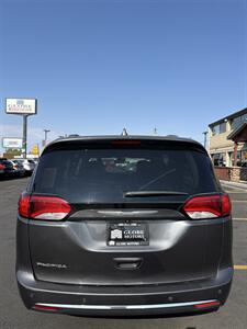 2017 Chrysler Pacifica Touring-L Plus - Photo 5 - Spokane, WA 99202