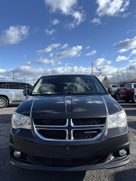 2012 Dodge Grand Caravan Crew photo 2