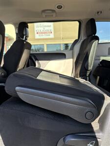 2012 Dodge Grand Caravan Crew Mini Van - Photo 31 - Spokane, WA 99202