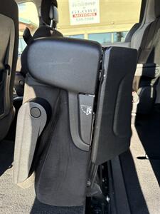 2012 Dodge Grand Caravan Crew Mini Van - Photo 29 - Spokane, WA 99202