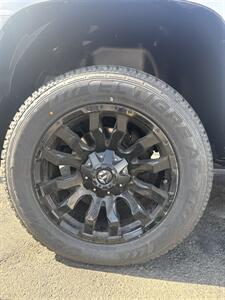 2011 GMC Sierra 2500 HD 4WD - Photo 40 - Spokane, WA 99202