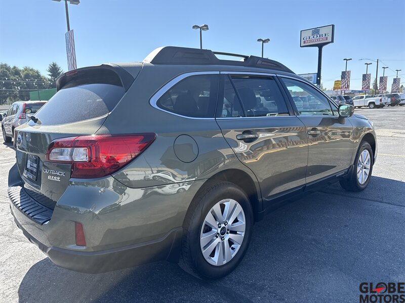 2015 Subaru Outback 2.5i Premium photo 4