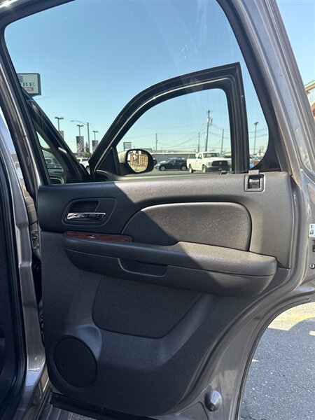 2013 Chevrolet Tahoe LT photo 18