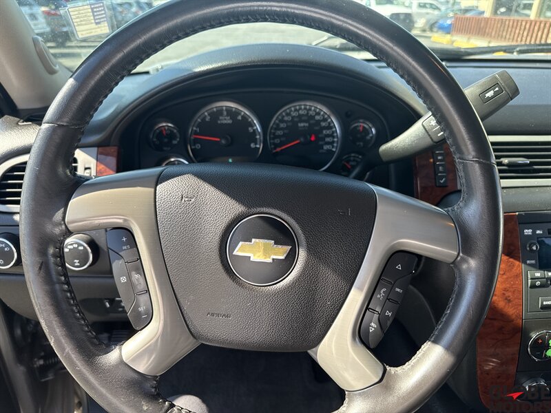 2013 Chevrolet Tahoe LT photo 26