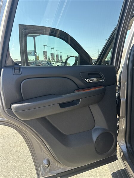 2013 Chevrolet Tahoe LT photo 16