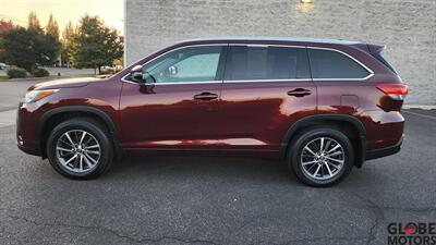 2017 Toyota Highlander XLE  AWD w/Third Row Seating - Photo 12 - Spokane, WA 99202