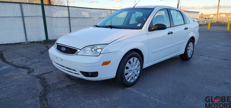 2005 Ford Focus ZX4 SES  