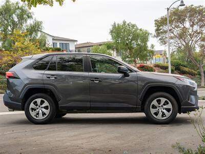 2022 Toyota RAV4 LE   - Photo 4 - San Juan Capistrano, CA 92675