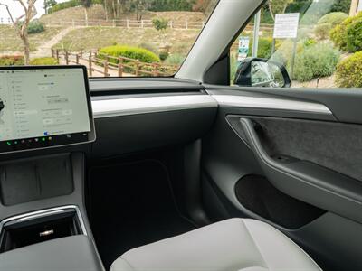 2024 Tesla Model Y Long Range   - Photo 15 - San Juan Capistrano, CA 92675