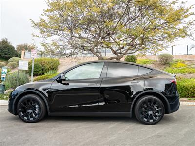 2024 Tesla Model Y Long Range   - Photo 8 - San Juan Capistrano, CA 92675