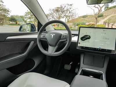 2024 Tesla Model Y Long Range   - Photo 14 - San Juan Capistrano, CA 92675