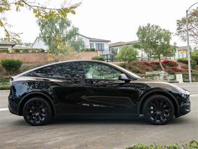 2024 Tesla Model Y Long Range   - Photo 4 - San Juan Capistrano, CA 92675