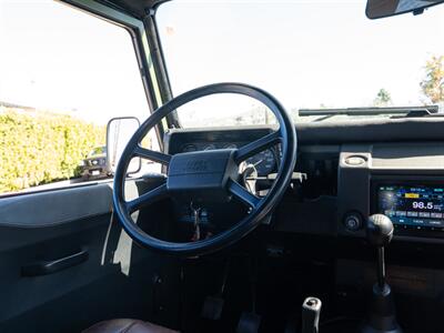 1992 Land Rover Defender 90   - Photo 14 - San Juan Capistrano, CA 92675