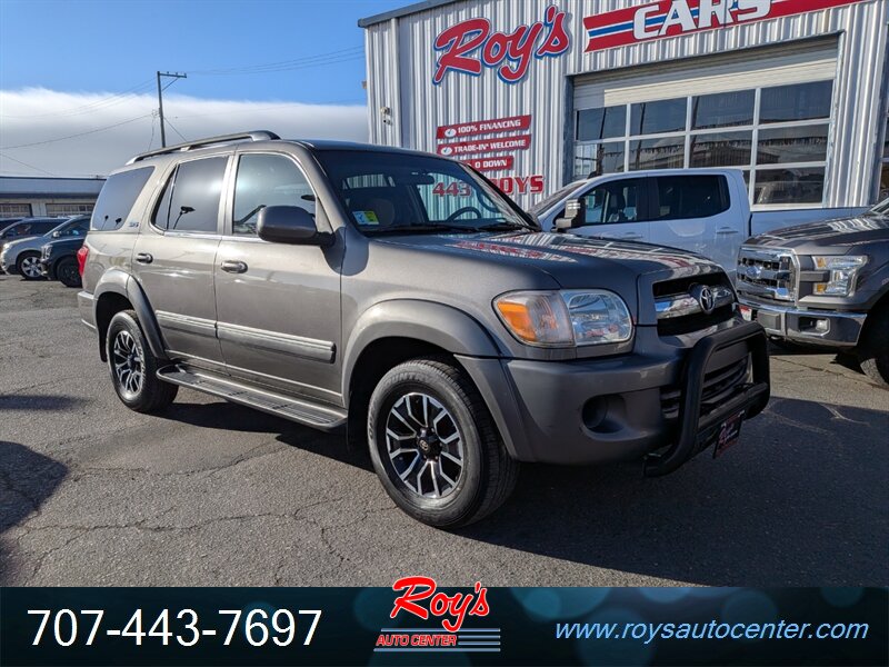 2005 Toyota Sequoia SR5   - Photo 1 - Eureka, CA 95501