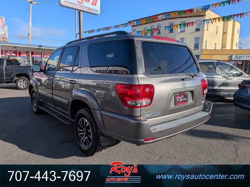 2005 Toyota Sequoia SR5 - Photo 6 - Eureka, CA 95501
