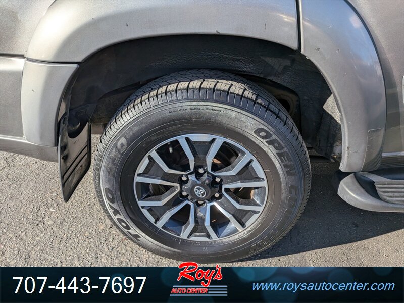 2005 Toyota Sequoia SR5 - Photo 10 - Eureka, CA 95501