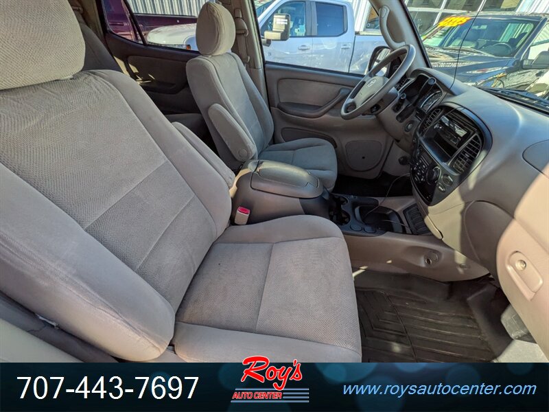 2005 Toyota Sequoia SR5 - Photo 12 - Eureka, CA 95501