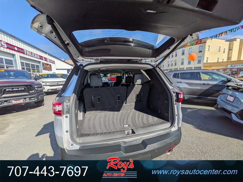 2021 Chevrolet Traverse LT Leather AWD - Photo 20 - Eureka, CA 95501