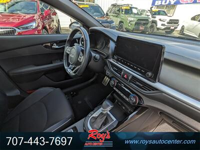 2022 Kia Forte GT-Line   - Photo 11 - Eureka, CA 95501