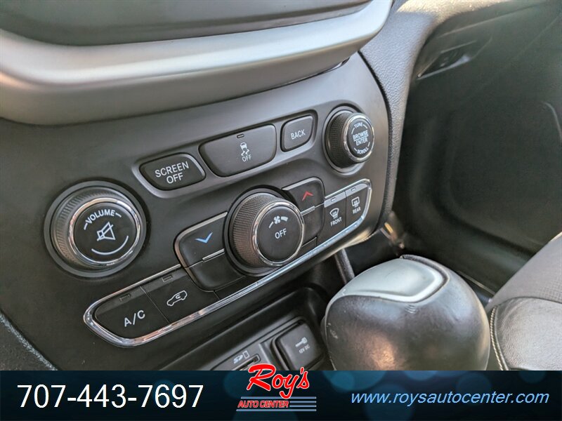 2018 Jeep Cherokee Latitude Plus - Photo 25 - Eureka, CA 95501
