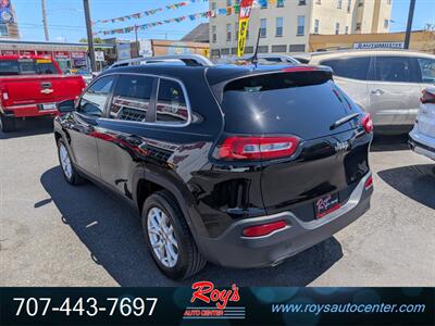 2018 Jeep Cherokee Latitude Plus - Photo 6 - Eureka, CA 95501