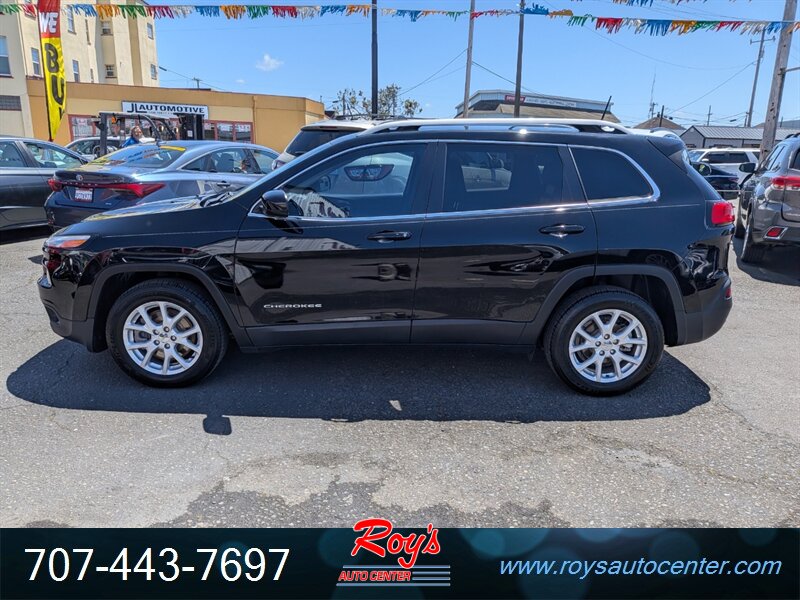 2018 Jeep Cherokee Latitude Plus - Photo 4 - Eureka, CA 95501