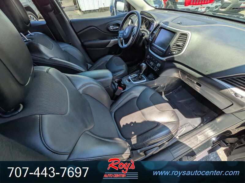 2018 Jeep Cherokee Latitude Plus - Photo 9 - Eureka, CA 95501